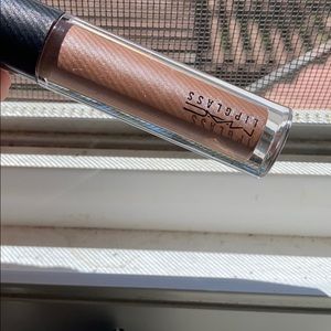 MAC lipglass “steel kiss”